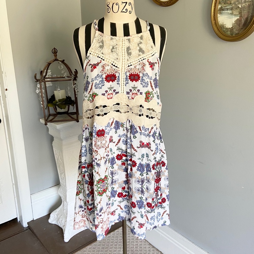Umgee Floral Pleated Detail Lace Trim Sleeve Blouse